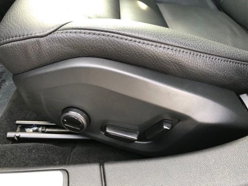 Used 2025 Volvo V60 B5 Cross Country Plus image 13