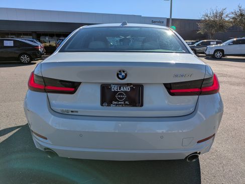 Used 2023 BMW 330i 330i w/ Driving Assistance Package image 5