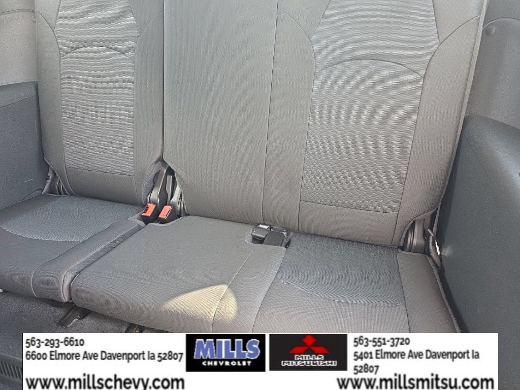 Used 2017 Chevrolet Traverse LT FWD image 17
