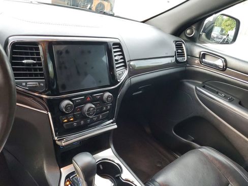 Used 2019 Jeep Grand Cherokee Overland RWD image 26