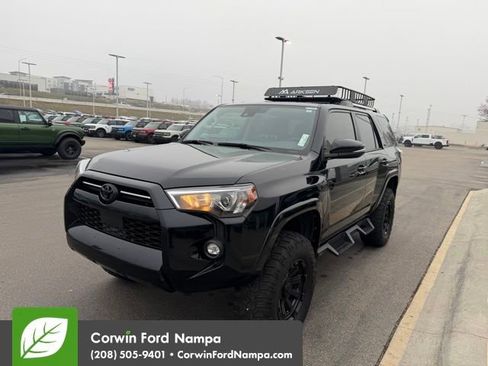 Used 2023 Toyota 4Runner SR5 Premium image 3