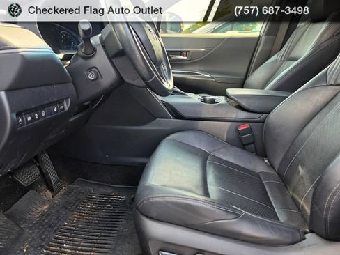 Used 2021 Toyota Venza Limited w/ Advanced Technology Package AWD/4WD image 8