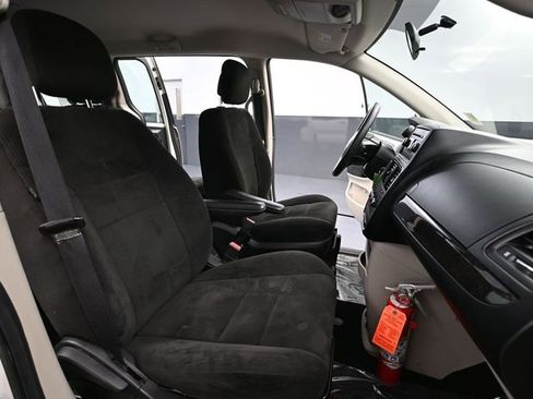 Used 2012 Dodge Grand Caravan American Value Package image 39