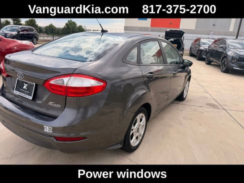Used 2016 Ford Fiesta SE FWD image 4