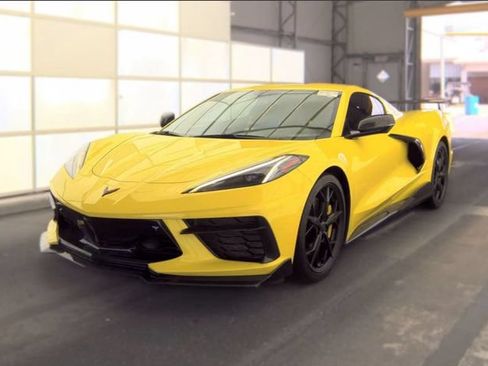 Used 2022 Chevrolet Corvette Stingray Premium Cpe w/ Z51 Performance Package RWD image 6