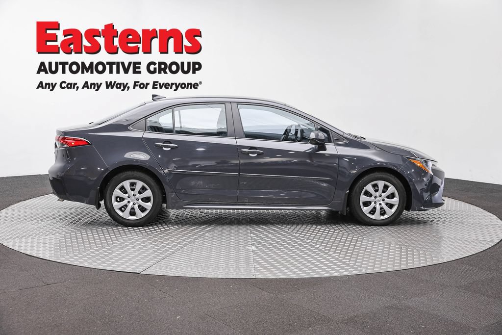 Used 2025 Toyota Corolla LE FWD image 5
