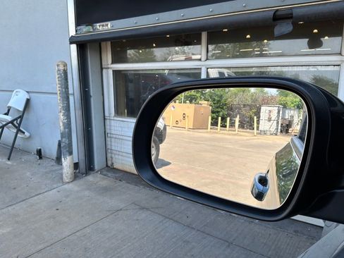 Used 2025 Kia Soul LX w/ LX Technology Package FWD image 17