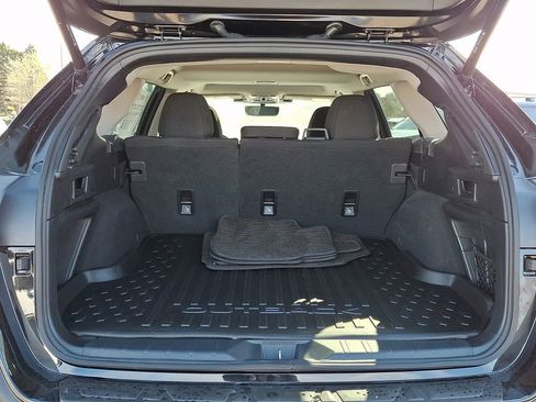 Used 2025 Subaru Outback Premium image 30