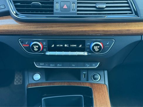 Used 2023 Audi Q5 2.0T Premium w/ Convenience Package image 28