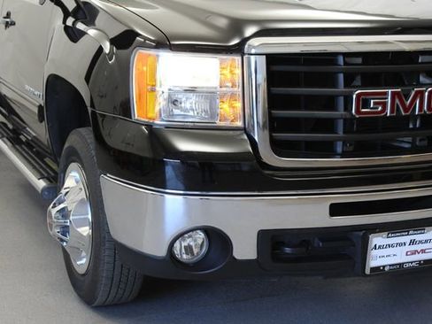 Used 2009 GMC Sierra 3500 SLT w/ SLT Convenience Package AWD/4WD image 2