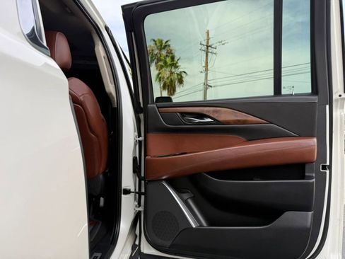 Used 2015 Cadillac Escalade ESV Premium AWD/4WD image 37