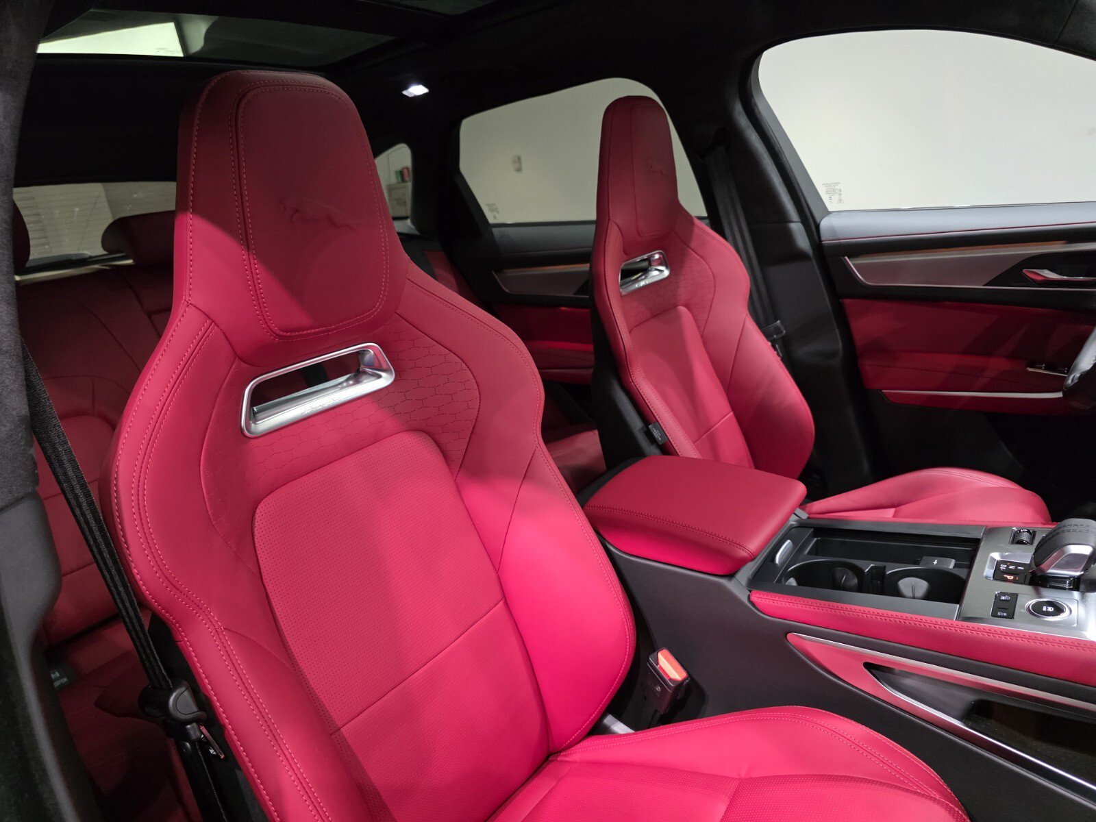 New 2026 Jaguar F-PACE R-Dynamic S AWD/4WD image 21