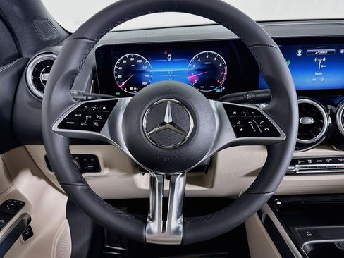 New 2026 Mercedes-Benz GLB 250 image 17
