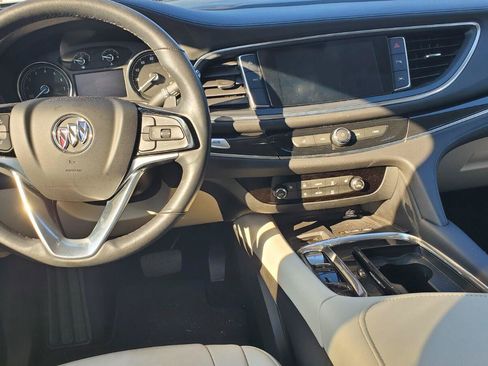 Used 2023 Buick Enclave Essence AWD/4WD image 7