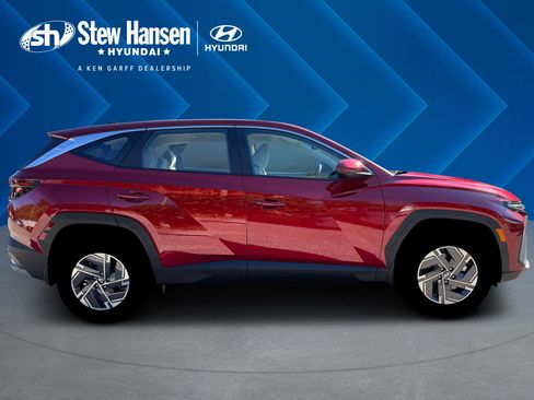 New 2026 Hyundai Tucson Blue SE image 10