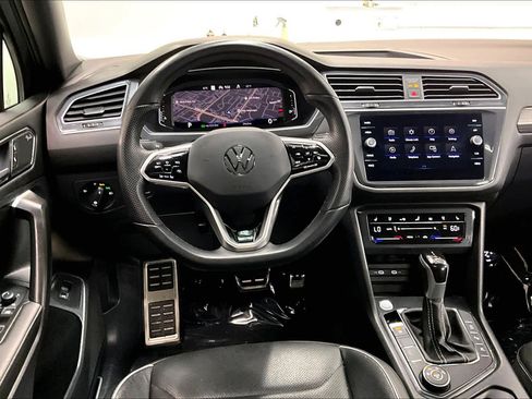 Used 2024 Volkswagen Tiguan SEL R-Line image 7