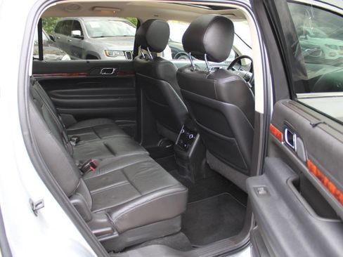 Used 2019 Lincoln MKT AWD image 31