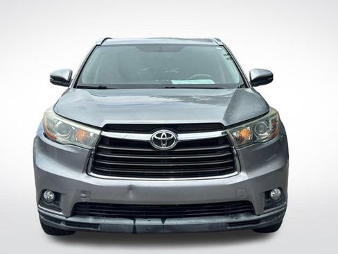 Used 2015 Toyota Highlander XLE FWD image 10