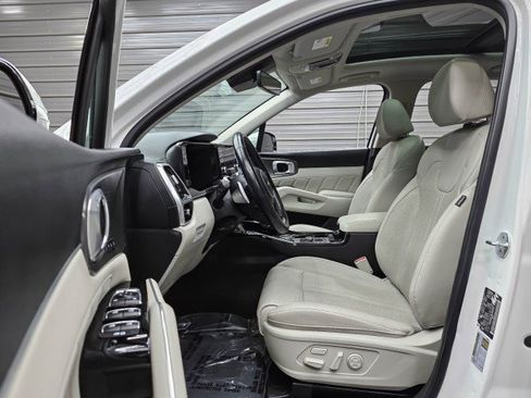Used 2022 Kia Sorento SX Prestige w/ Panoramic Sunroof Package AWD/4WD image 13