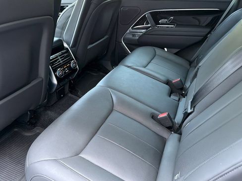 Used 2024 Land Rover Range Rover SE AWD/4WD image 27