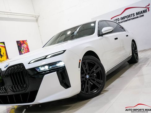 Used 2023 BMW 760i xDrive image 34