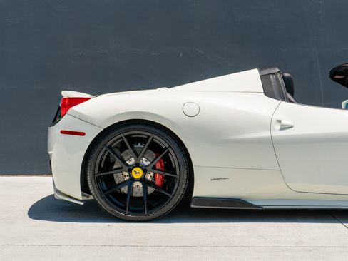 Used 2014 Ferrari 458 Spider RWD image 35