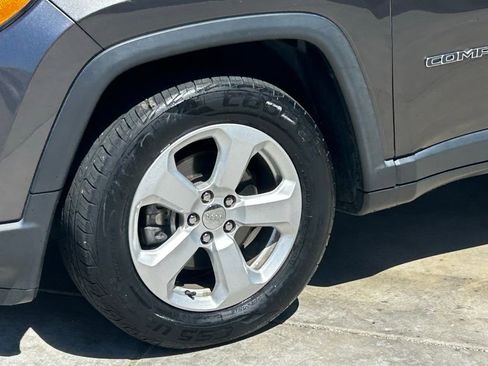 Used 2019 Jeep Compass Latitude w/ Popular Equipment Group FWD image 4