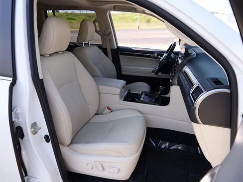 Used 2022 Lexus GX 460 Premium w/ Premium Package AWD/4WD image 32