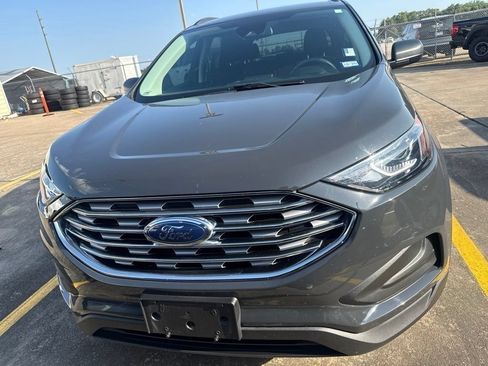 Used 2021 Ford Edge SE FWD image 2