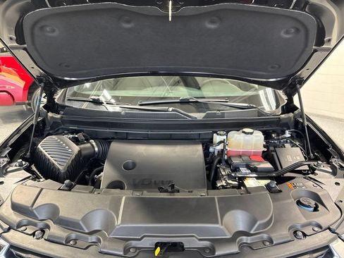 Used 2023 Chevrolet Traverse LT AWD/4WD image 46