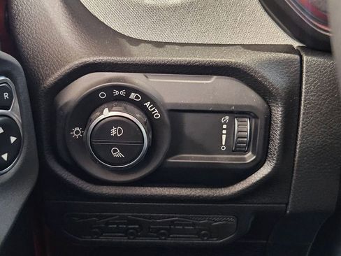 New 2025 Jeep Gladiator Sport image 18