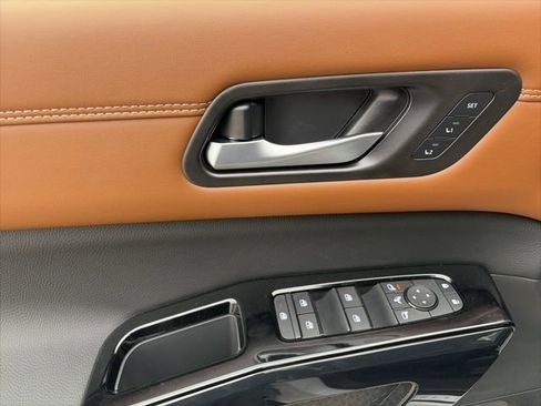 New 2026 Nissan Pathfinder Platinum image 11