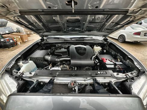 Used 2019 Toyota Tacoma TRD Off-Road image 27