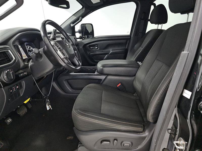 Used 2019 Nissan Titan SV w/ SV Convenience Package AWD/4WD image 11