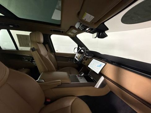 Used 2025 Land Rover Range Rover SE AWD/4WD image 37