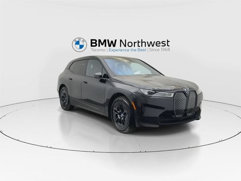 Certified 2024 BMW iX xDrive50 w/ Premium Package AWD/4WD image 6