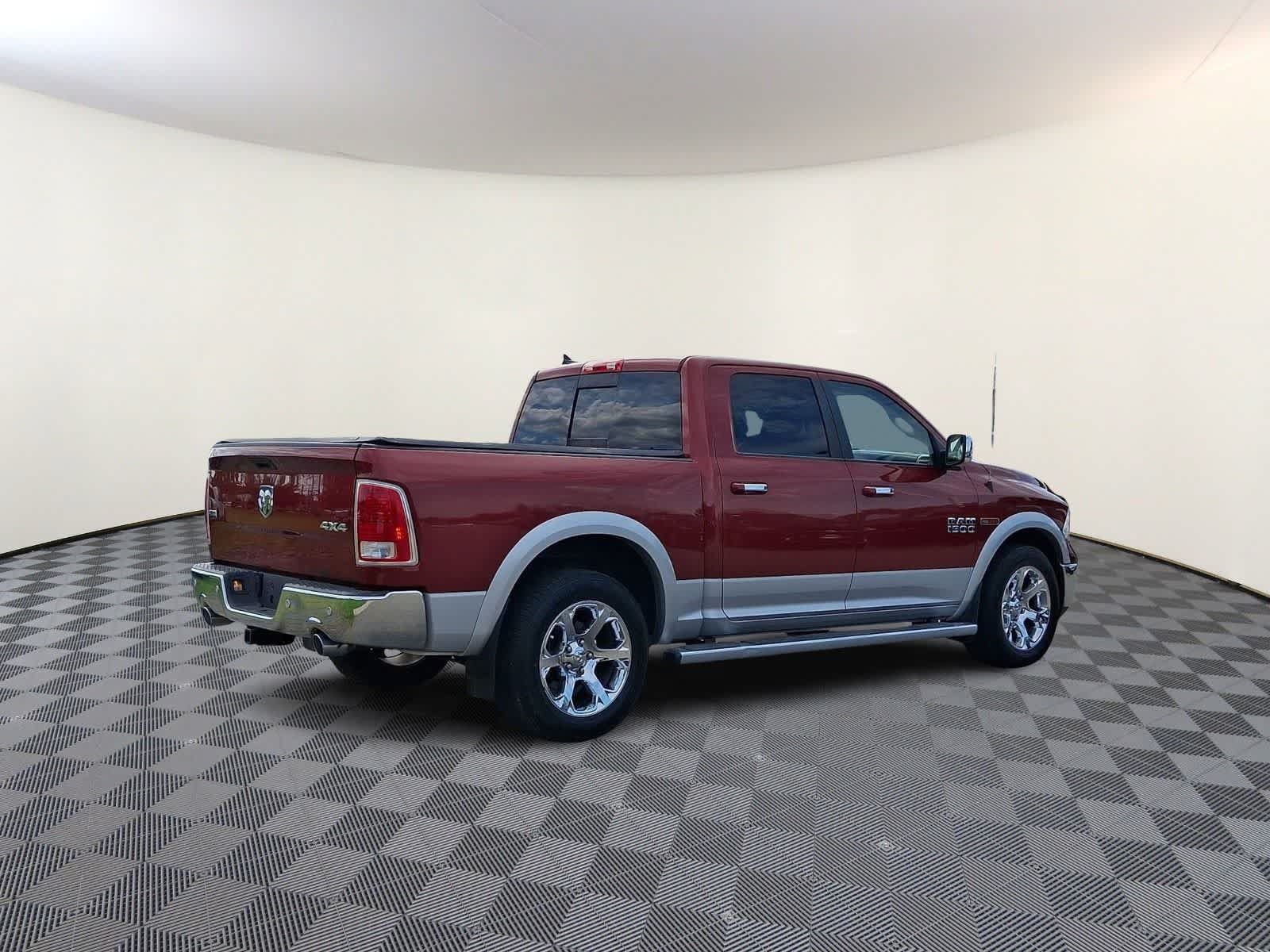 Used 2015 RAM 1500 Laramie w/ Convenience Group AWD/4WD image 5