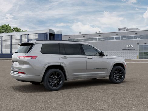 New 2026 Jeep Grand Cherokee L Limited AWD/4WD image 2
