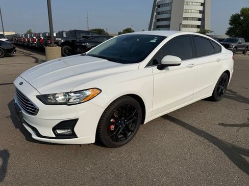 Certified 2020 Ford Fusion SE w/ Equipment Group 151A FWD image 6