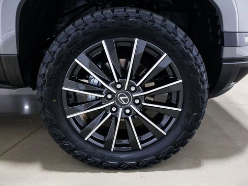 Used 2026 Lexus GX 550 w/ Accessory Package (2T) image 23