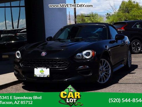 Used 2018 FIAT 124 Spider Classica w/ Technology Group RWD image 1