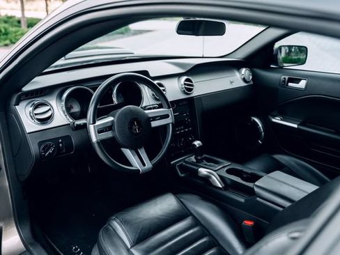 Used 2005 Ford Mustang GT RWD image 26