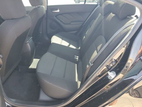 Used 2017 Kia Forte LX image 12