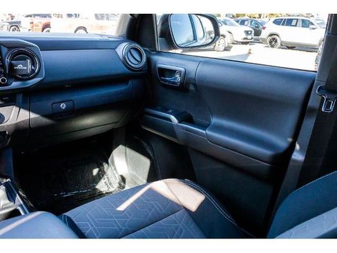 Used 2021 Toyota Tacoma TRD Off-Road image 16