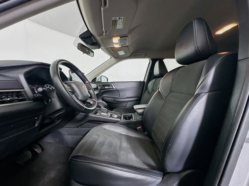 Used 2024 Mitsubishi Outlander SE FWD image 13