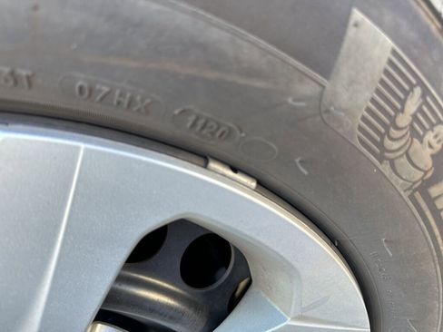 Used 2019 Toyota RAV4 LE image 2