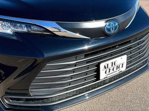 Used 2023 Toyota Sienna LE image 34