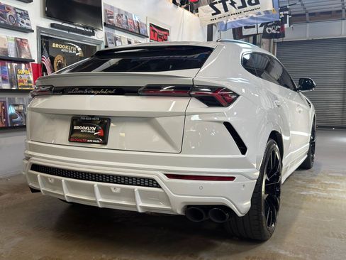 Used 2020 Lamborghini Urus AWD/4WD image 7