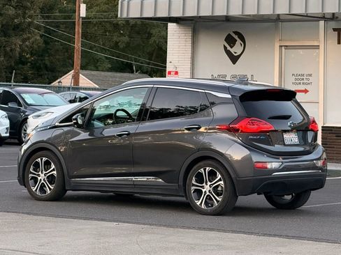 Used 2020 Chevrolet Bolt Premier w/ Infotainment Package FWD image 6