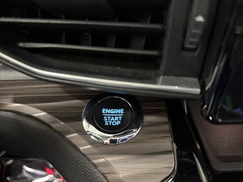 Used 2023 Ford Explorer Limited image 24